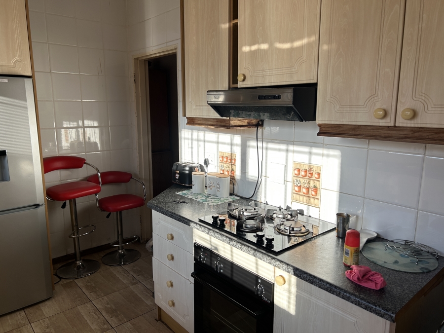 3 Bedroom Property for Sale in Peerless Park West Western Cape